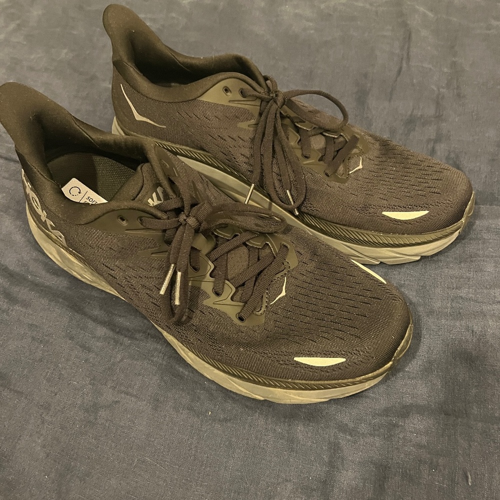 The Hoka Clifton 8 Black Mens 11.5